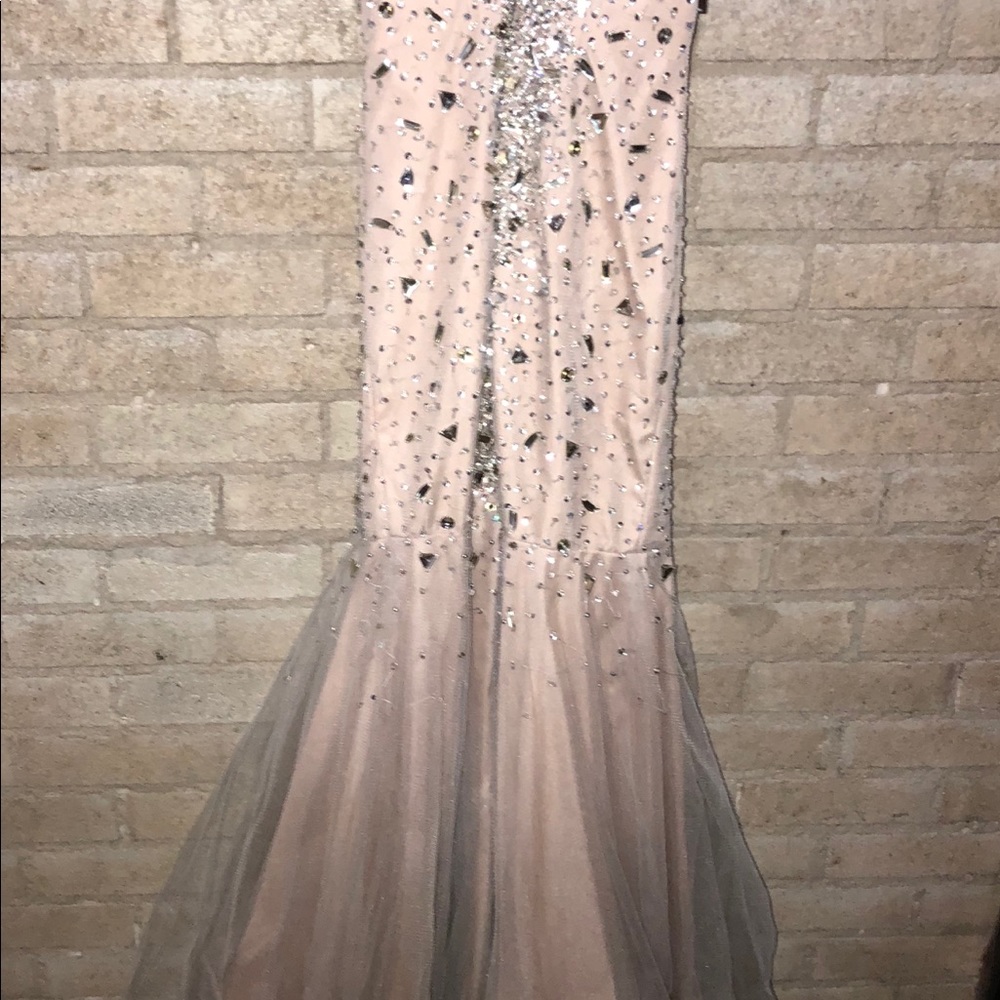 Dress - Picture 4 of 6
